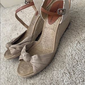 W8 cutest wedge heel with tie knot
